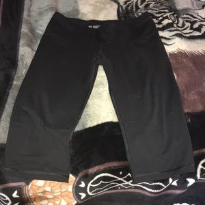 Victoria’s Secret knock out cropped leggings